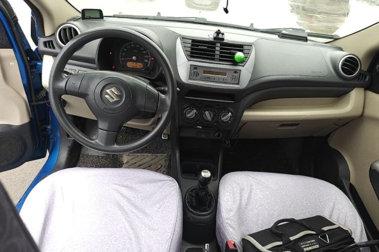 Used Suzuki Alto 2012 1.0L Manual Utility Version Center Console