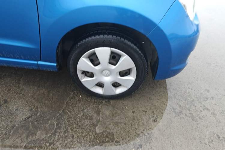 Used Suzuki Alto 2012 1.0L Manual Utility Version Right Front Wheel Hub