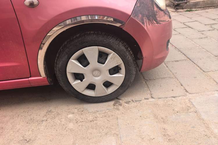 Used Suzuki Alto 2012 1.0L Manual Utility Version Right Front Wheel Hub