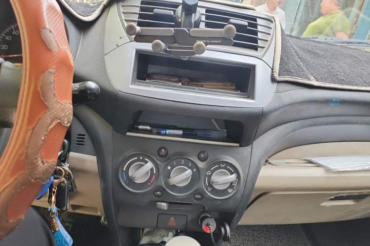 Used Suzuki Alto 2012 1.0L Manual Utility Version Audio And AC Panel