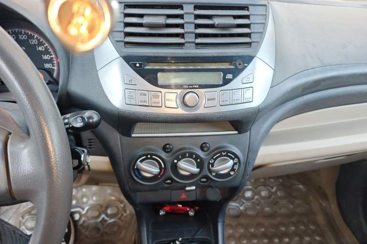 Used Suzuki Alto 2012 1.0L Manual Utility Version Audio And AC Panel