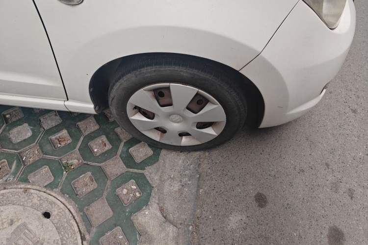 Used Suzuki Alto 2012 1.0L Manual Utility Version Right Front Wheel Hub