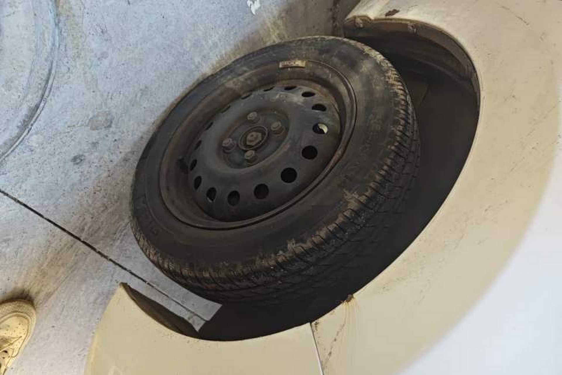 Used Suzuki Alto 2012 1.0L Manual Utility Version Right Front Wheel Hub