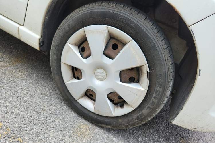 Used Suzuki Alto 2012 1.0L Manual Utility Version Right Front Wheel Hub