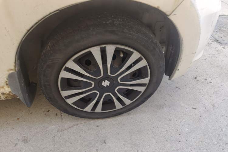 Used Suzuki Alto 2012 1.0L Manual Utility Version Right Front Wheel Hub
