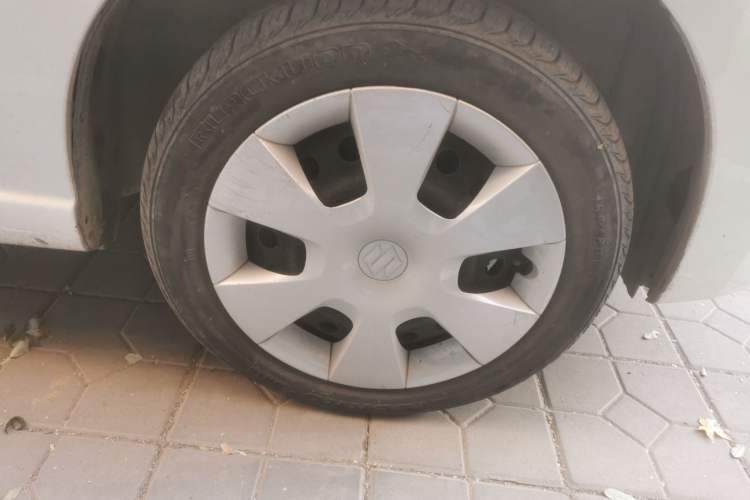 Used Suzuki Alto 2012 1.0L Manual Utility Version Right Front Wheel Hub