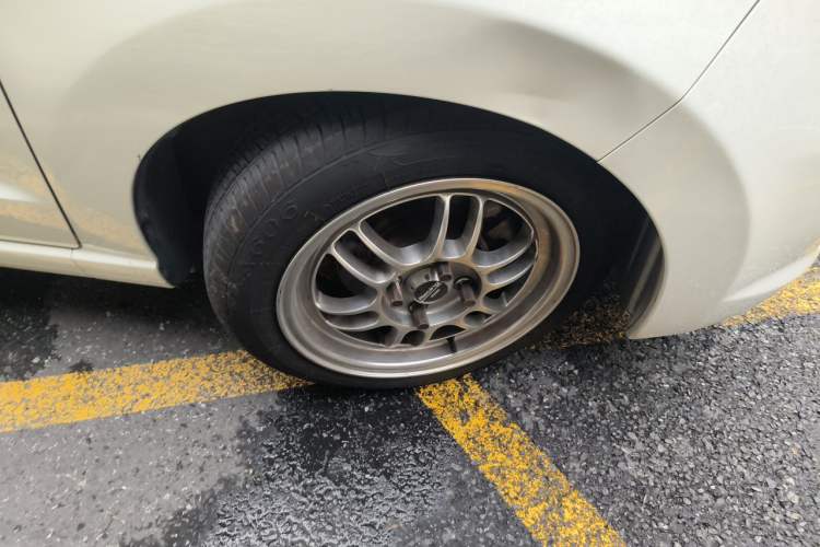Used Suzuki Alto 2012 1.0L Manual Utility Version Right Front Wheel Hub