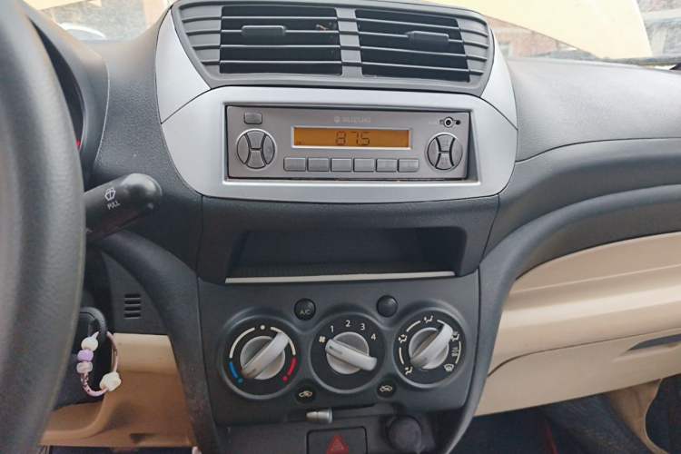 Used Suzuki Alto 2012 1.0L Manual Utility Version Audio And AC Panel