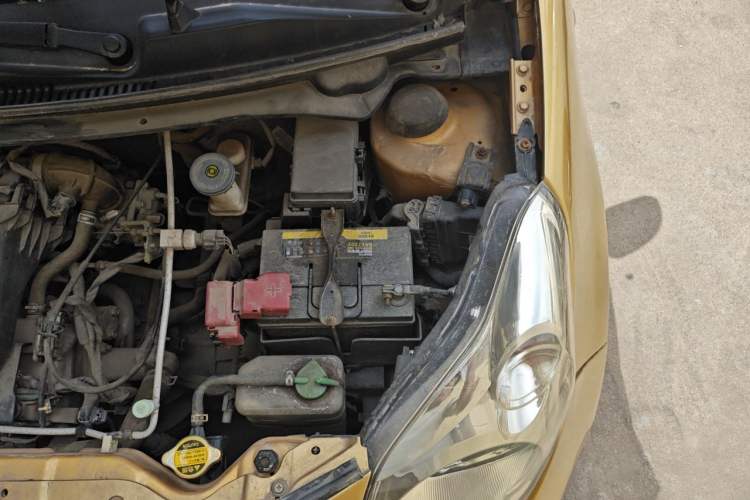 Used Suzuki Alto 2012 1.0L Manual Utility Version Engine Bay Left