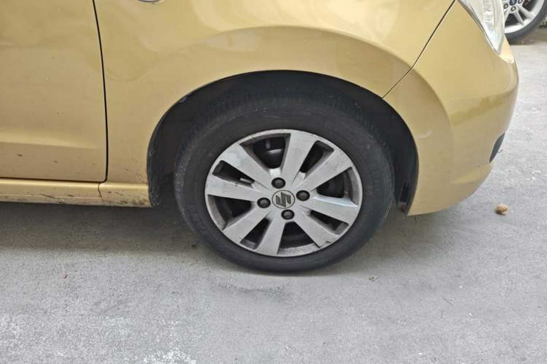 Used Suzuki Alto 2012 1.0L Manual Utility Version Right Front Wheel Hub
