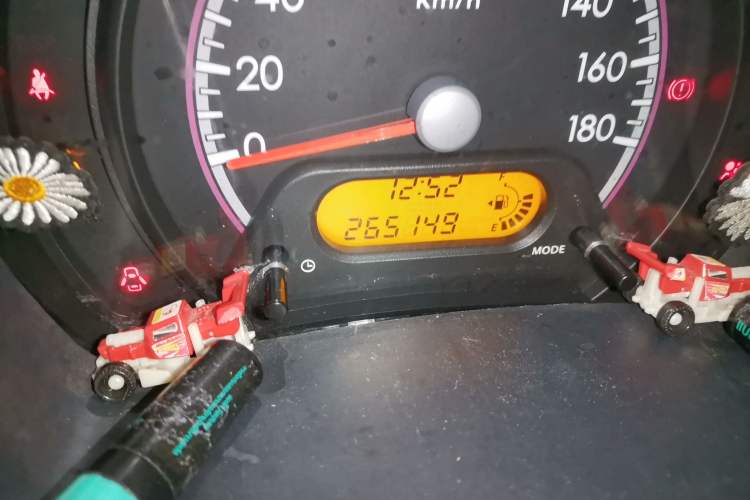Used Suzuki Alto 2013 Revised Version 1.0L Manual Comfort Edition Odometer Close Up