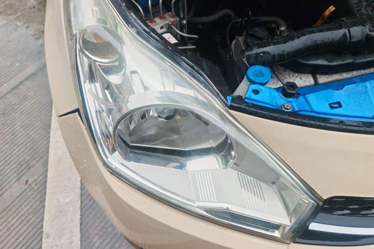 Used Suzuki Alto 2013 1.0L Automatic Luxury Model Right Front Headlight