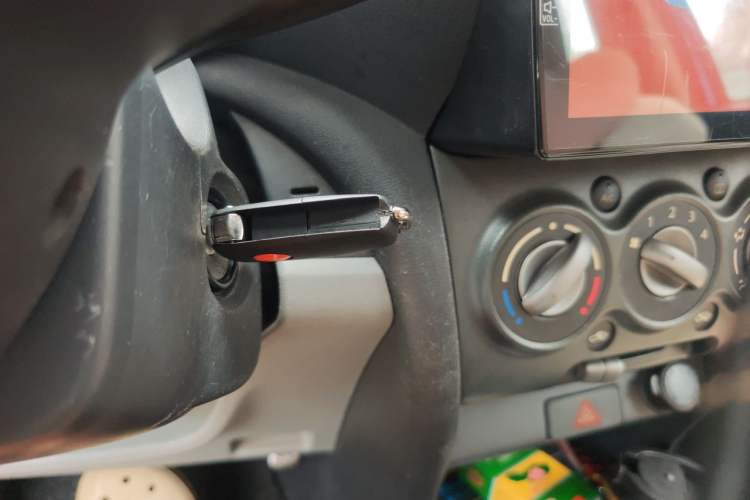 Used Suzuki Alto 2013 1.0L Automatic Luxury Model Vehicle Key