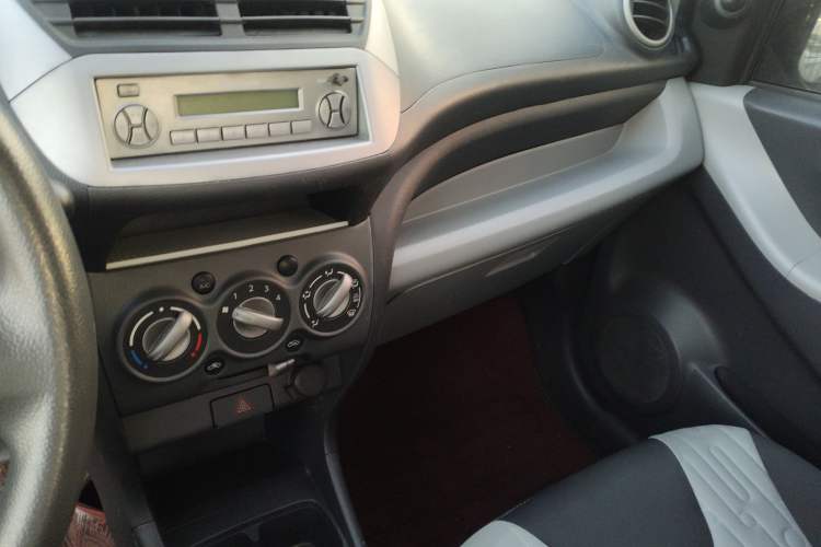 Used Suzuki Alto 2013 Revised Version 1.0L Manual Comfort Edition Audio And AC Panel