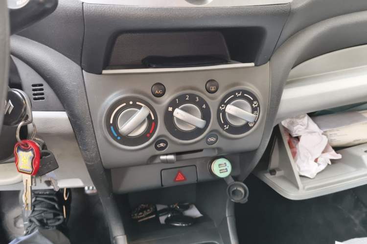 Used Suzuki Alto 2013 1.0L Manual Luxury Model Audio And AC Panel