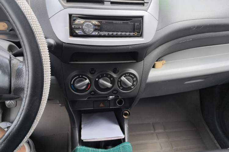 Used Suzuki Alto 2013 Revised Version 1.0L Manual Comfort Edition Audio And AC Panel