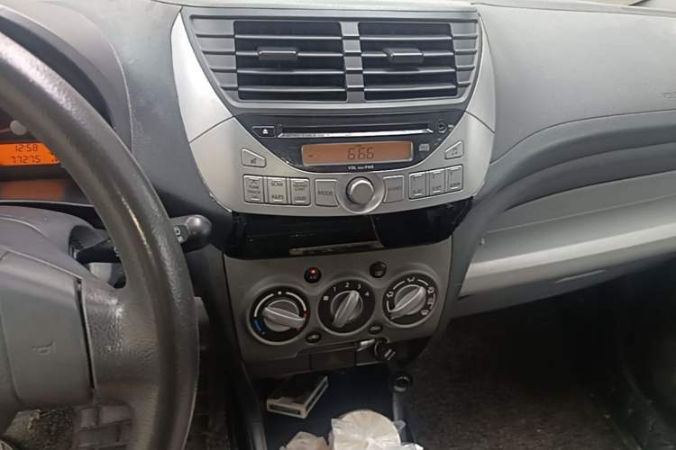 Used Suzuki Alto 2013 1.0L Automatic Luxury Model Audio And AC Panel