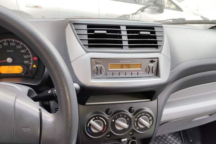Used Suzuki Alto 2013 Revised Version 1.0L Manual Comfort Edition Audio And AC Panel