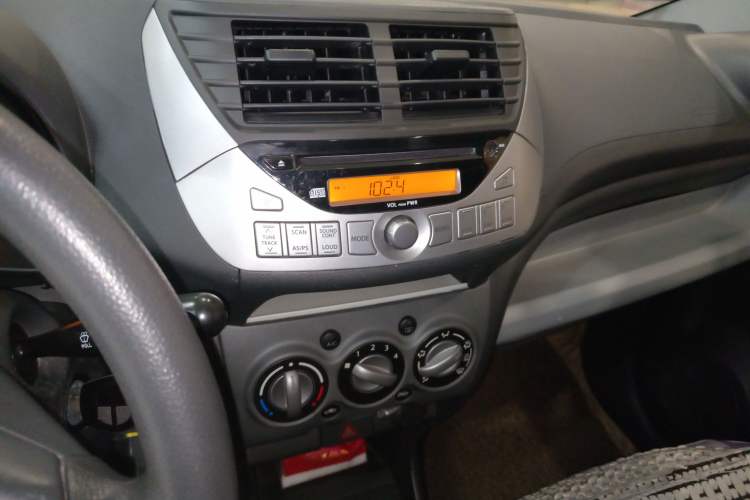 Used Suzuki Alto 2013 1.0L Automatic Luxury Model Audio And AC Panel