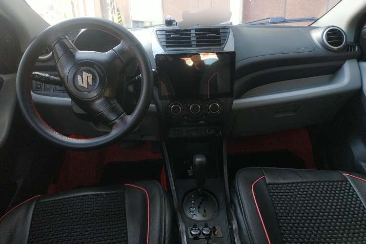 Used Suzuki Alto 2013 1.0L Automatic Luxury Model Center Console
