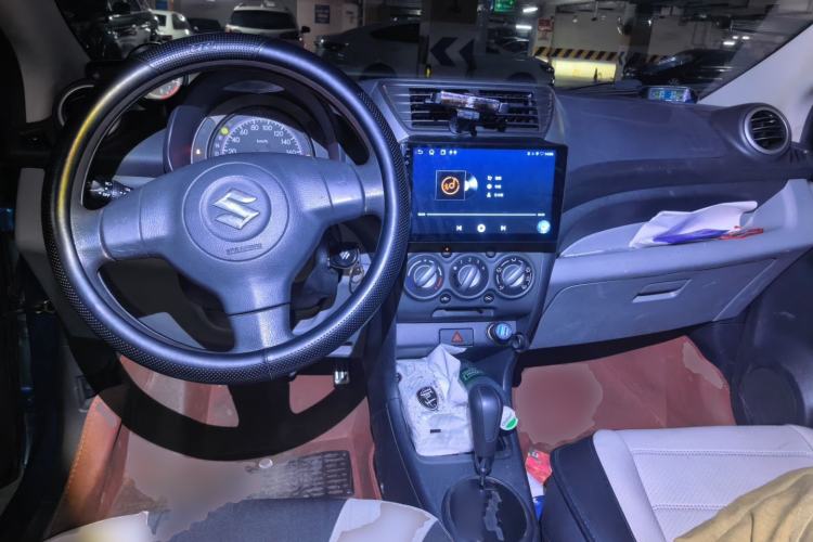 Used Suzuki Alto 2013 1.0L Automatic Luxury Model Center Console