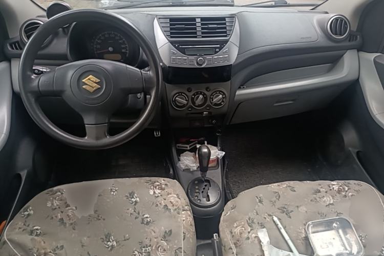 Used Suzuki Alto 2013 1.0L Automatic Luxury Model Center Console