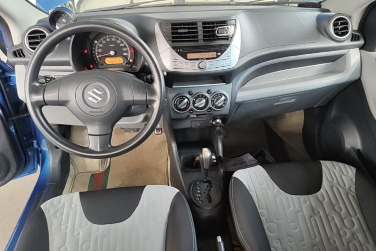 Used Suzuki Alto 2013 1.0L Automatic Luxury Model Center Console
