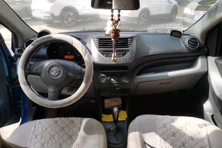 Used Suzuki Alto 2013 1.0L Automatic 20th Anniversary Limited Edition Center Console