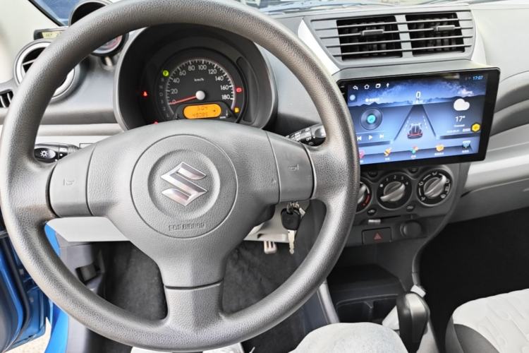 Used Suzuki Alto 2013 1.0L Automatic Luxury Model Center Console