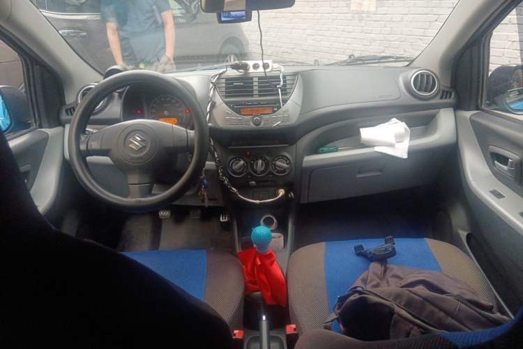 Used Suzuki Alto 2013 1.0L Manual Luxury Model Center Console