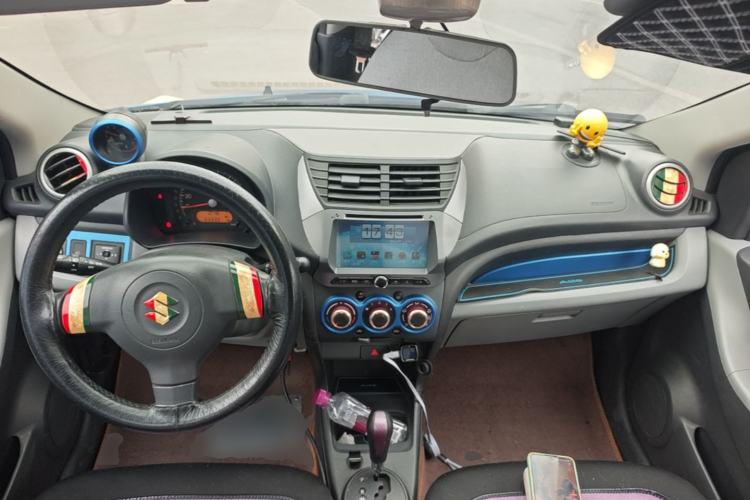 Used Suzuki Alto 2013 1.0L Automatic Luxury Model Center Console