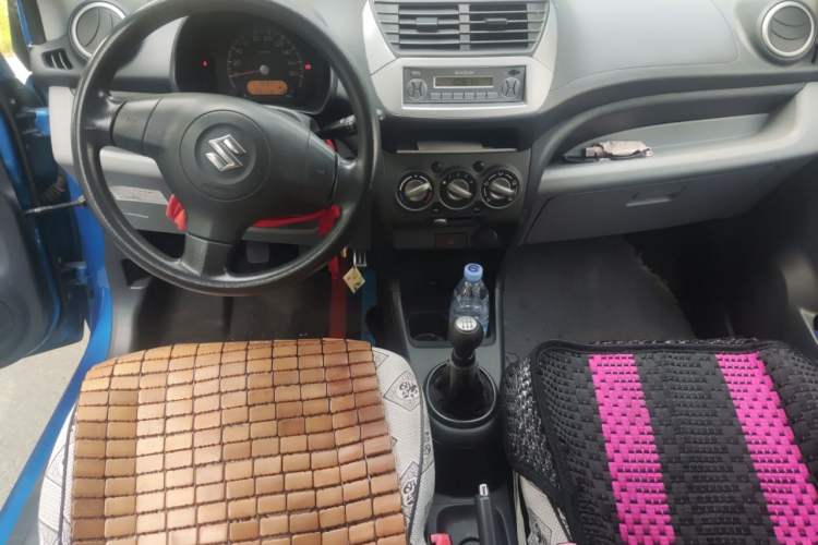 Used Suzuki Alto 2013 1.0L Manual Utility Model Center Console