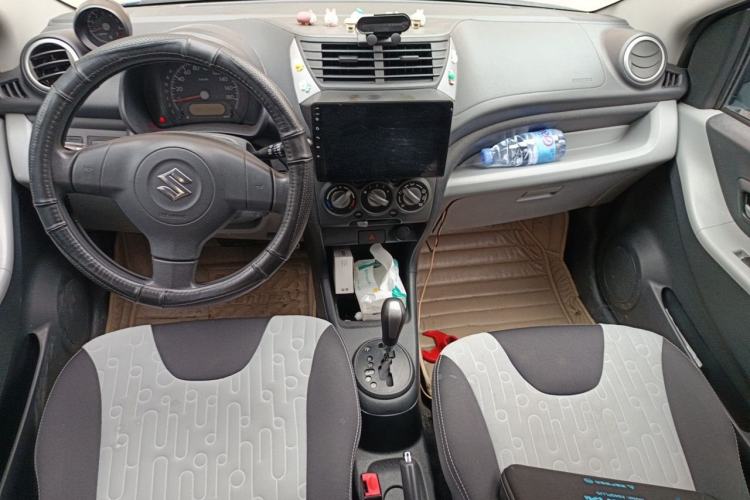 Used Suzuki Alto 2013 1.0L Automatic Luxury Model Center Console