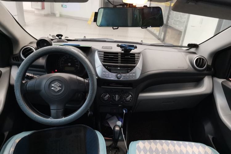 Used Suzuki Alto 2013 1.0L Automatic Luxury Model Center Console