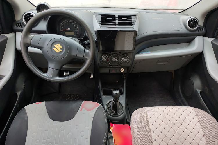 Used Suzuki Alto 2013 1.0L Manual Luxury Model Center Console