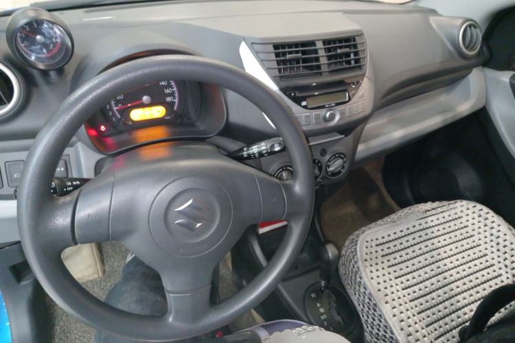 Used Suzuki Alto 2013 1.0L Automatic Luxury Model Center Console