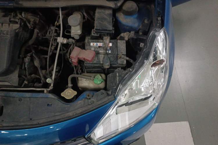 Used Suzuki Alto 2013 1.0L Automatic Luxury Model Engine Bay Left
