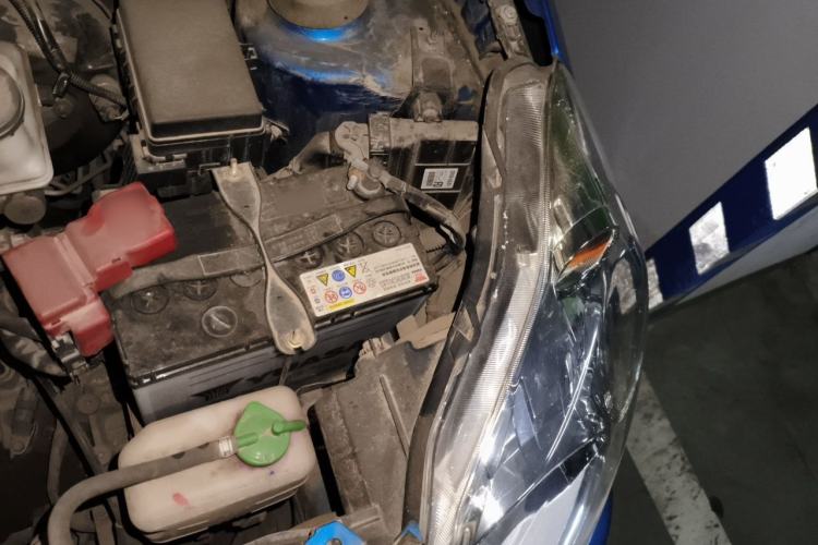 Used Suzuki Alto 2013 1.0L Automatic Luxury Model Engine Bay Left