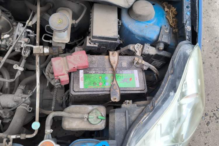 Used Suzuki Alto 2013 1.0L Manual Luxury Model Engine Bay Left