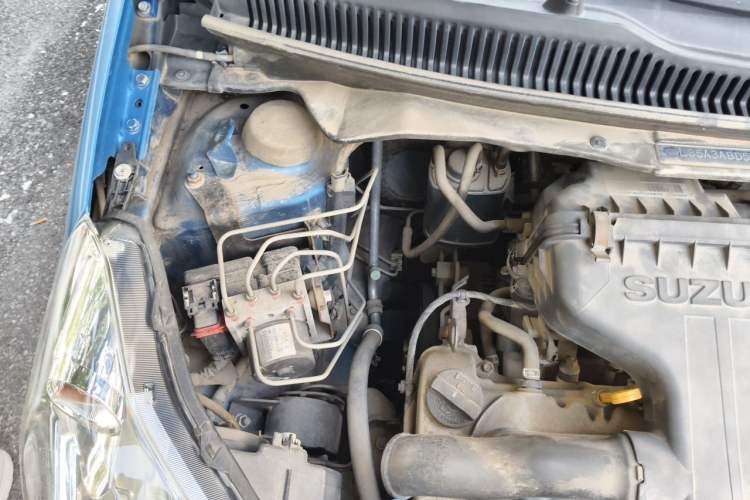 Used Suzuki Alto 2013 1.0L Manual Luxury Model Engine Bay Right