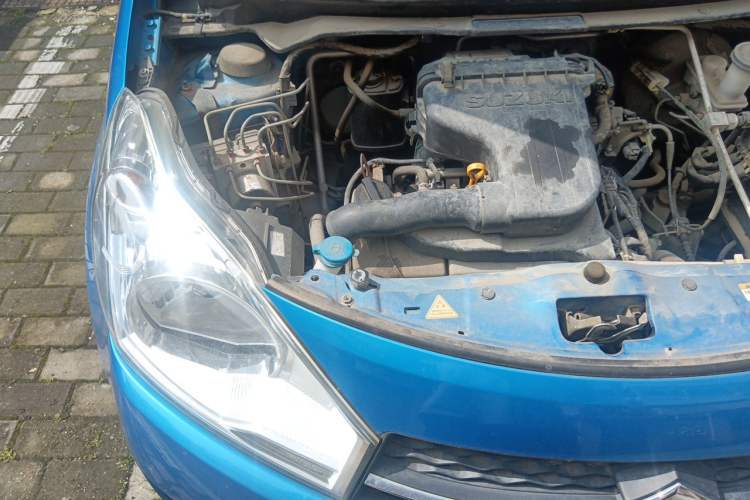 Used Suzuki Alto 2013 1.0L Manual Luxury Model Engine Bay Right