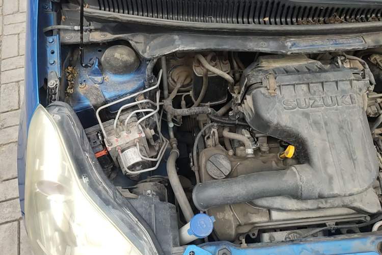 Used Suzuki Alto 2013 1.0L Automatic Luxury Model Engine Bay Right