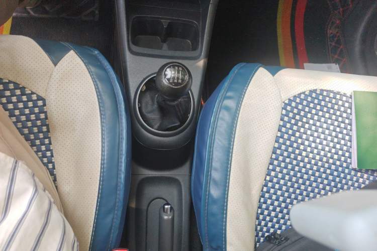 Used Suzuki Alto 2013 Revised Version 1.0L Manual Comfort Edition Gear Lever
