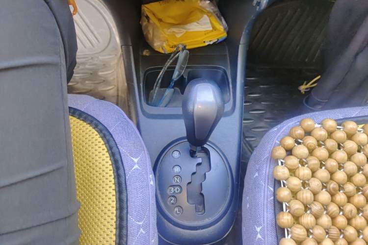Used Suzuki Alto 2013 1.0L Automatic Luxury Model Gear Lever