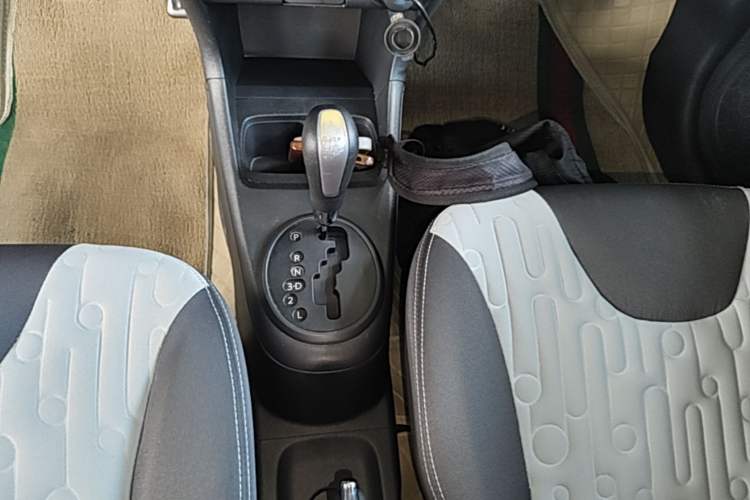 Used Suzuki Alto 2013 1.0L Automatic Luxury Model Gear Lever