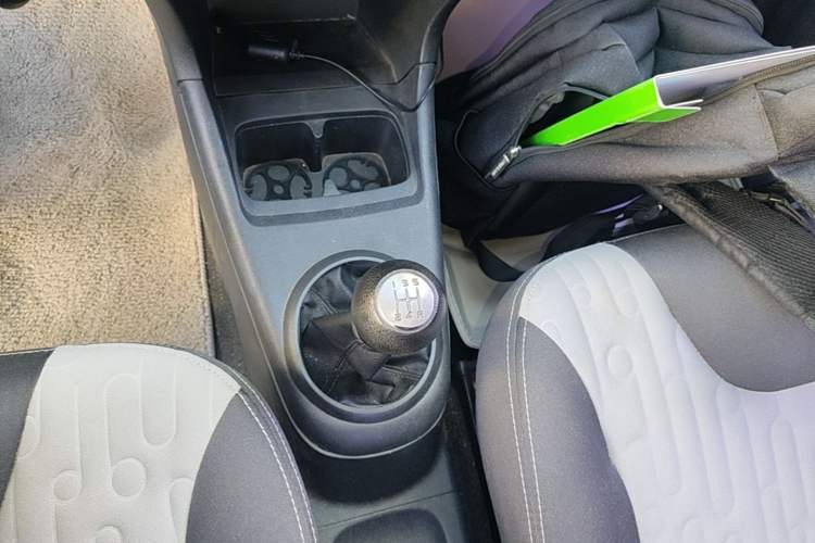 Used Suzuki Alto 2013 Revised Version 1.0L Manual Comfort Edition Gear Lever