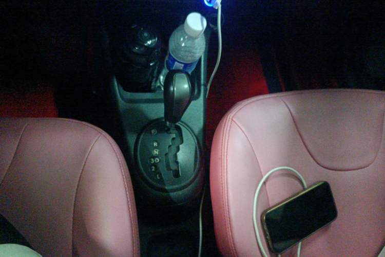 Used Suzuki Alto 2013 1.0L Automatic Luxury Model Gear Lever