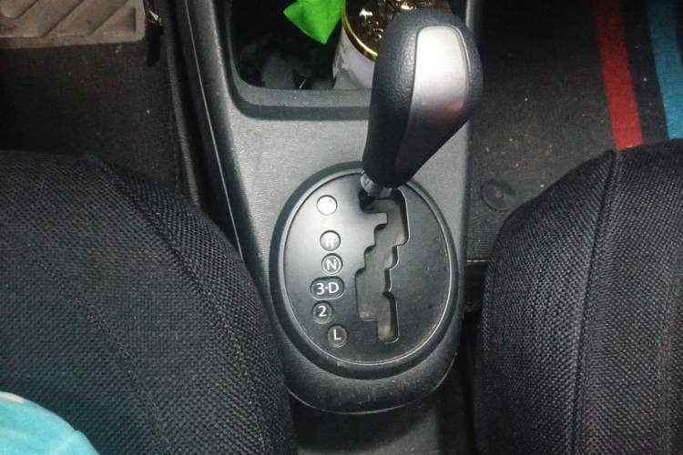 Used Suzuki Alto 2013 1.0L Automatic Luxury Model Gear Lever