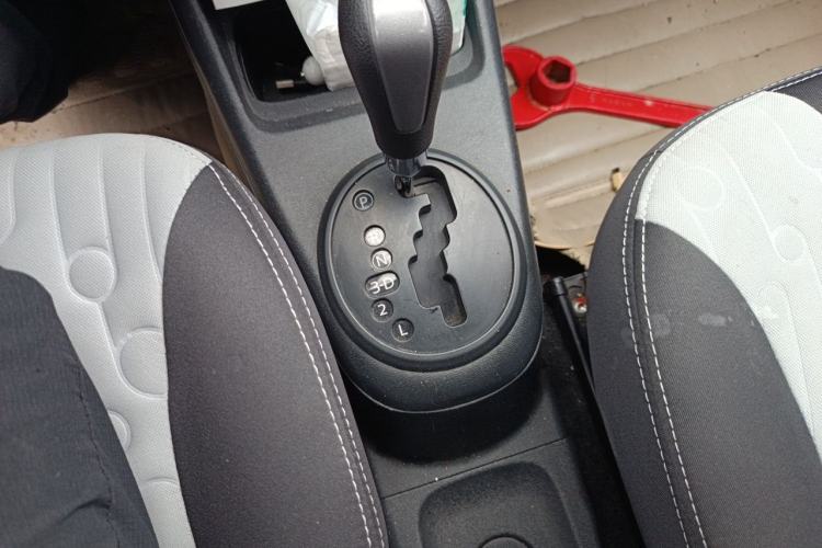 Used Suzuki Alto 2013 1.0L Automatic Luxury Model Gear Lever