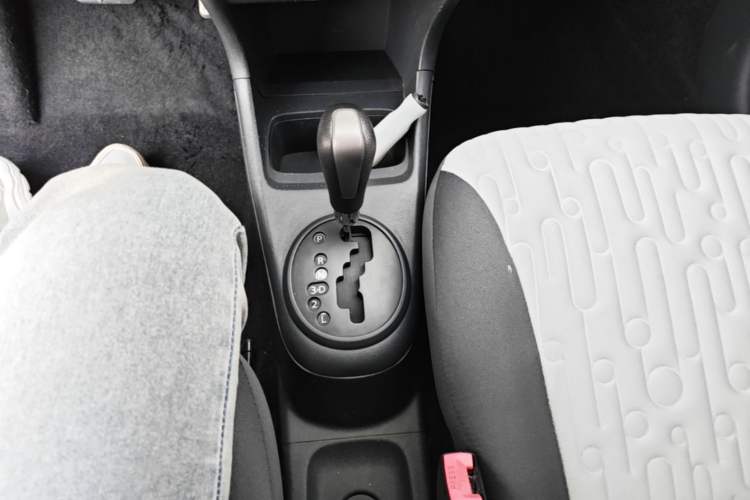 Used Suzuki Alto 2013 1.0L Automatic Luxury Model Gear Lever
